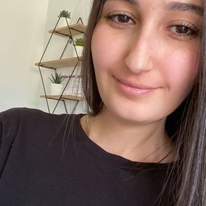 Meet your Posher, Rojda